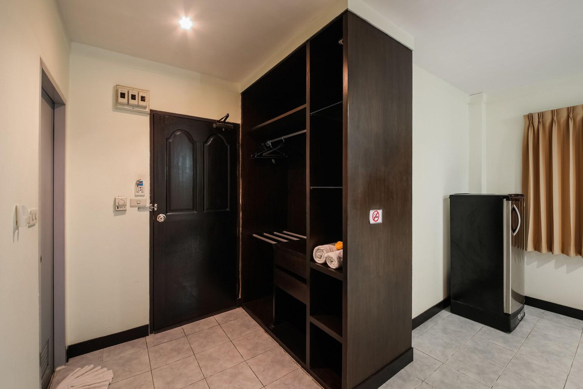 Oyo 244 Roar Inn Patong Eksteriør bilde
