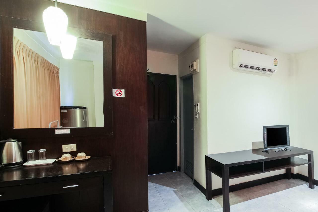 Oyo 244 Roar Inn Patong Eksteriør bilde